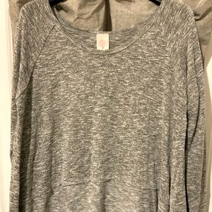 Long sleeve “Freeloader” top.